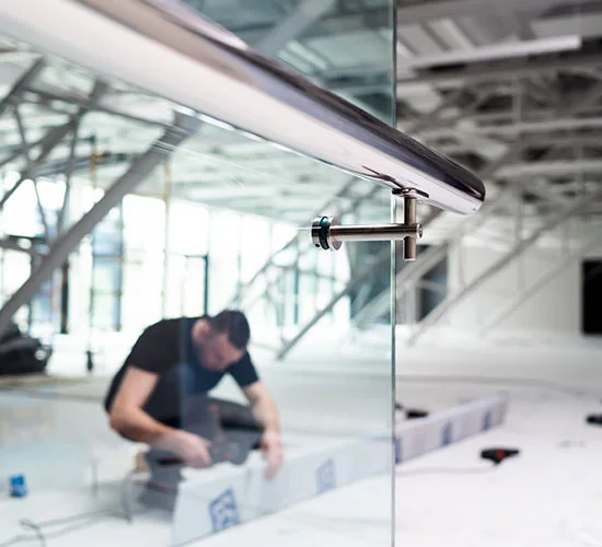 Hunters Creek, FL highly skilled glass repair technicians